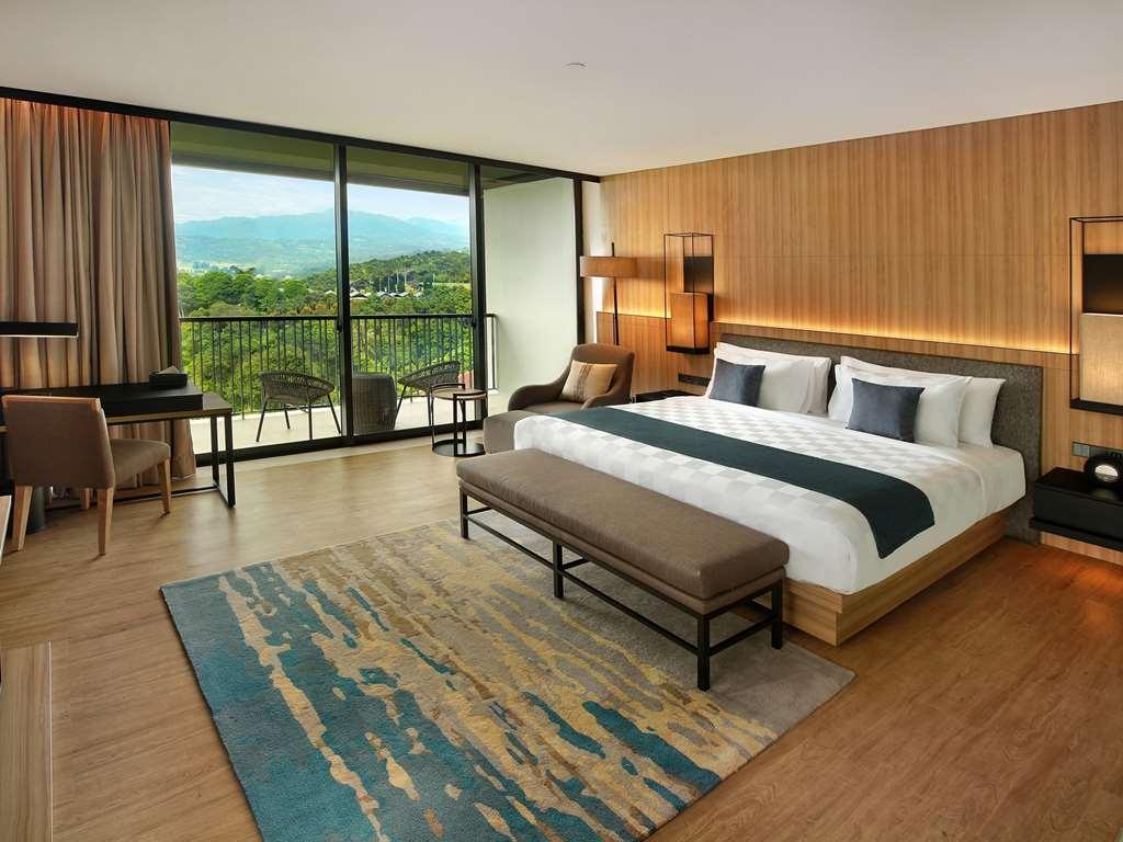 Royal Tulip Gunung Geulis And Golf Hotel 5*