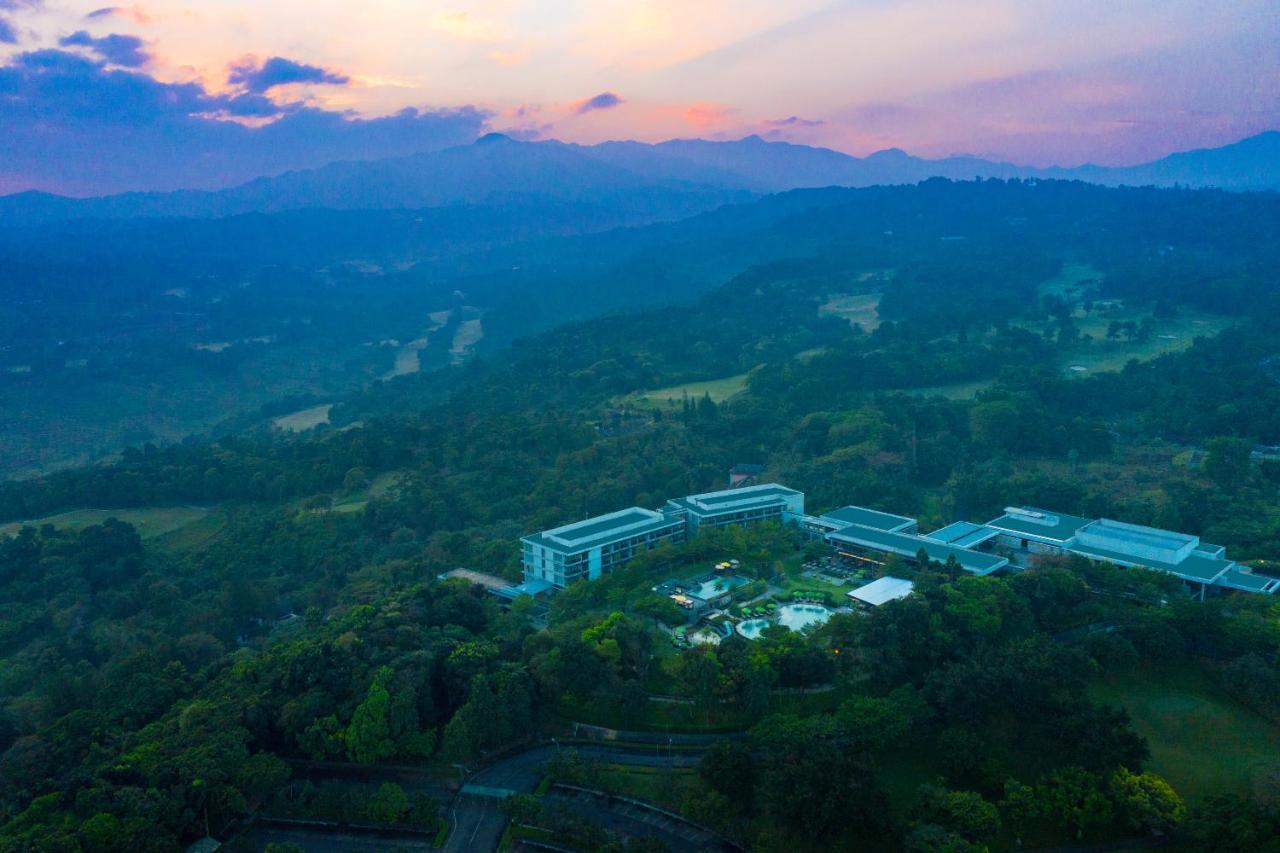 Hotel Royal Tulip Gunung Geulis Resort&golf